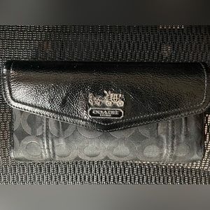 GUC condition: Black leather canvas coach wallet